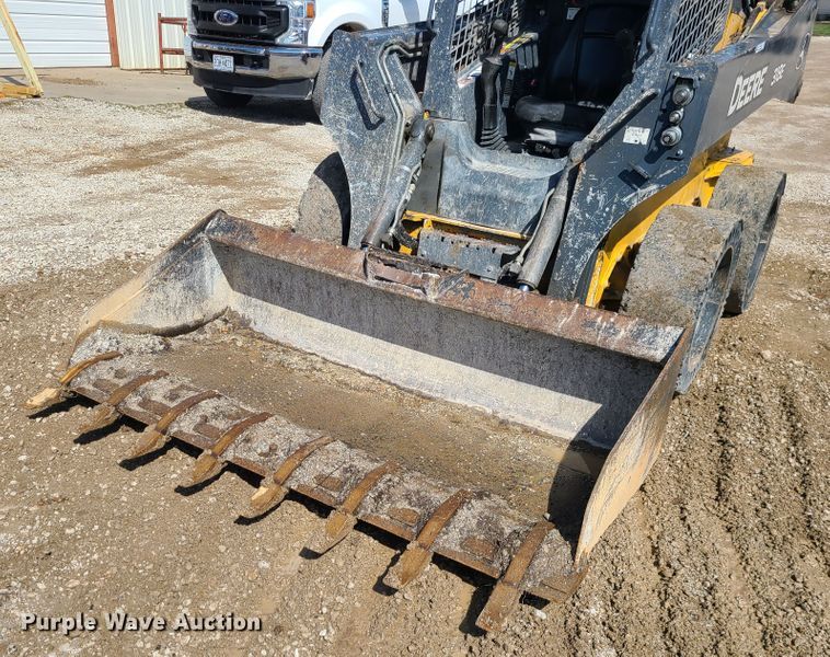 image for item IF9470 2014 John Deere 318E  skid steer loader