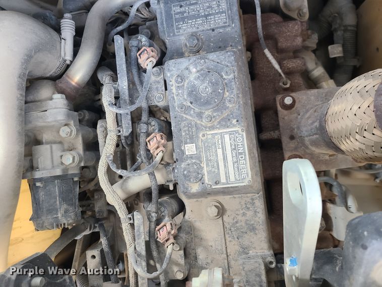 image for item IF9470 2014 John Deere 318E  skid steer loader