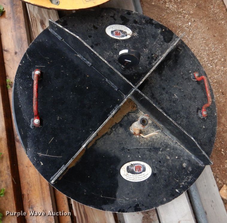 image for item IM9704 Manhole ventilator and pressure tester