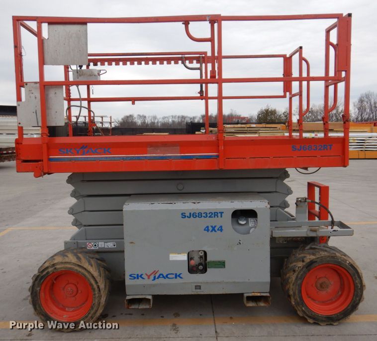 image for item IM9869 Sky Jack SJ6832RT  scissor lift