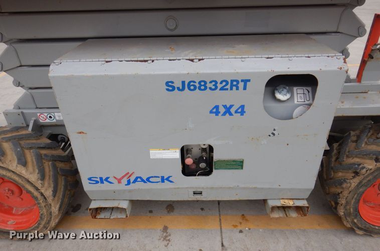 image for item IM9869 Sky Jack SJ6832RT  scissor lift