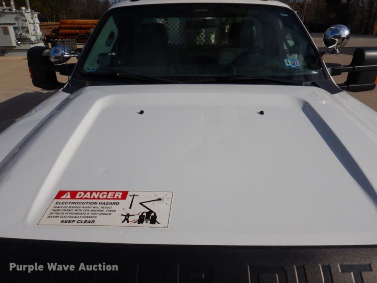 image for item IM9875 2016 Ford F550 Super Duty XL  bucket truck