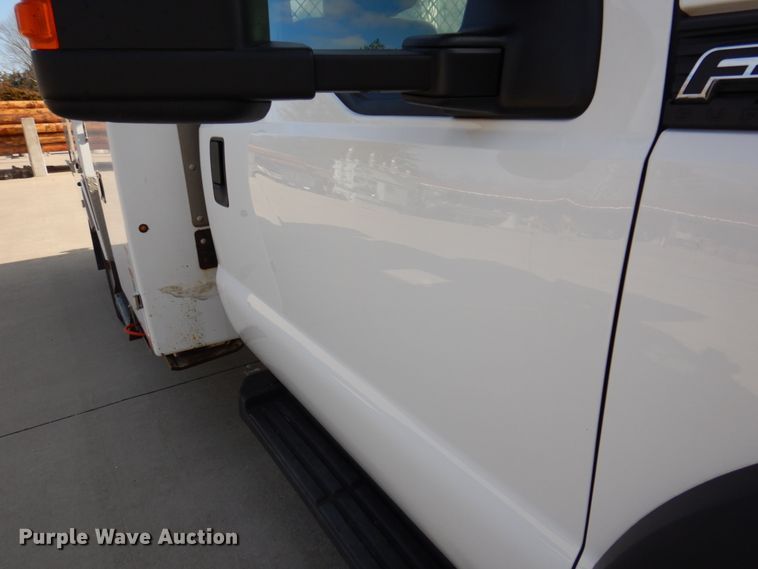 image for item IM9875 2016 Ford F550 Super Duty XL  bucket truck