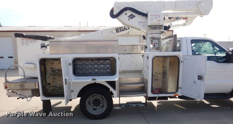 image for item IM9875 2016 Ford F550 Super Duty XL  bucket truck