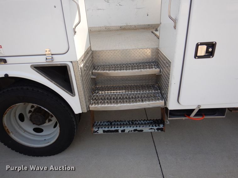 image for item IM9875 2016 Ford F550 Super Duty XL  bucket truck