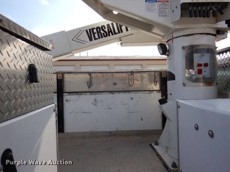 image for item IM9875 2016 Ford F550 Super Duty XL  bucket truck