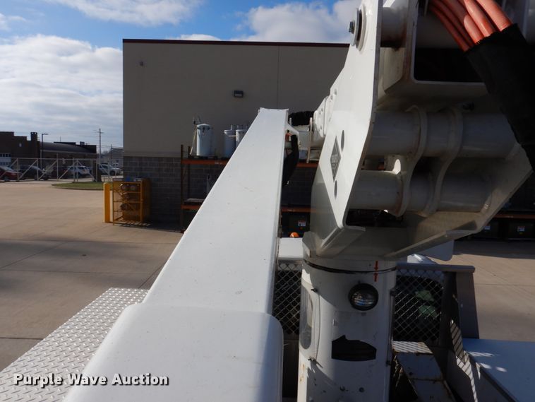 image for item IM9875 2016 Ford F550 Super Duty XL  bucket truck