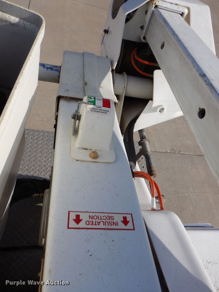 image for item IM9875 2016 Ford F550 Super Duty XL  bucket truck