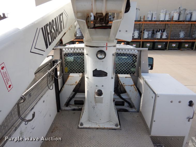 image for item IM9875 2016 Ford F550 Super Duty XL  bucket truck