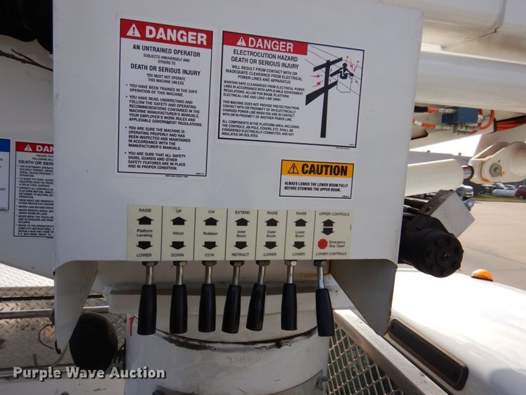 image for item IM9875 2016 Ford F550 Super Duty XL  bucket truck