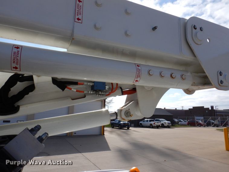 image for item IM9875 2016 Ford F550 Super Duty XL  bucket truck