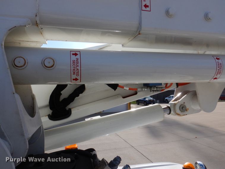 image for item IM9875 2016 Ford F550 Super Duty XL  bucket truck