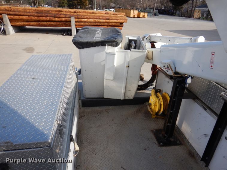 image for item IM9875 2016 Ford F550 Super Duty XL  bucket truck