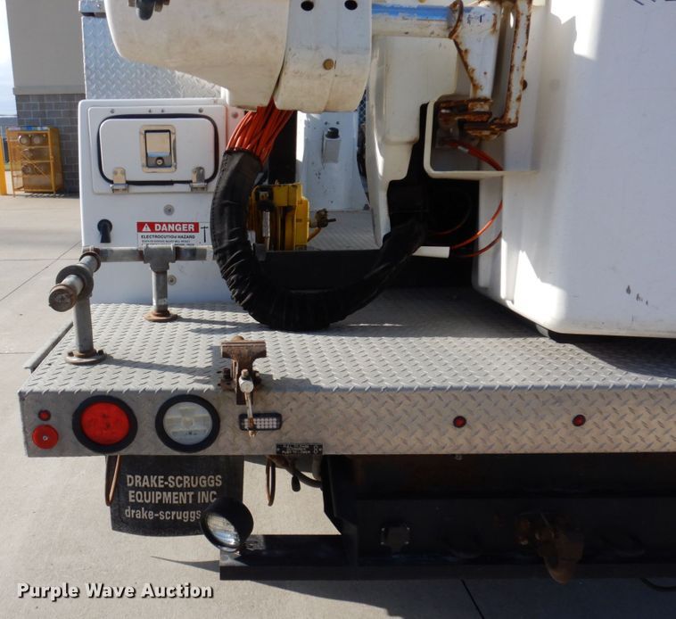 image for item IM9875 2016 Ford F550 Super Duty XL  bucket truck