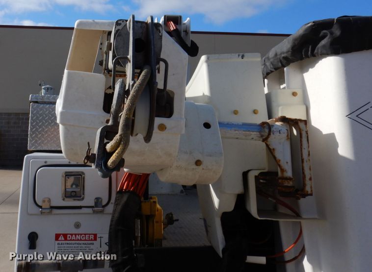 image for item IM9875 2016 Ford F550 Super Duty XL  bucket truck