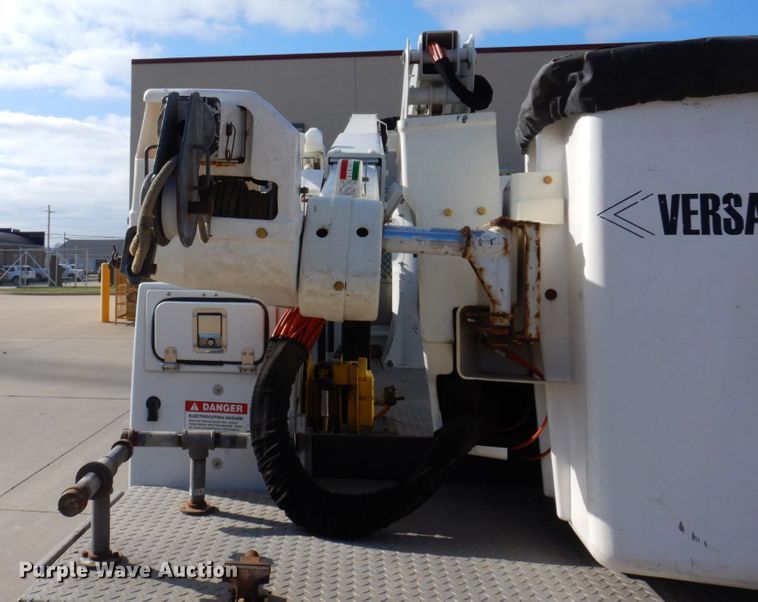 image for item IM9875 2016 Ford F550 Super Duty XL  bucket truck