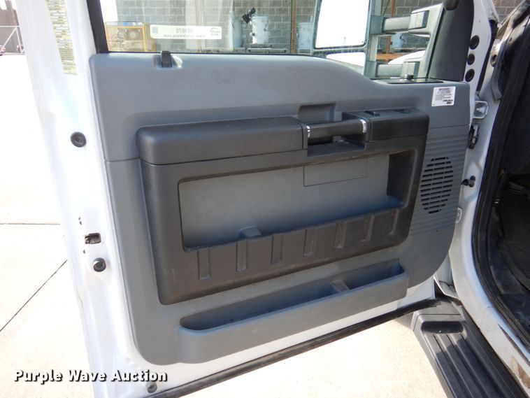 image for item IM9875 2016 Ford F550 Super Duty XL  bucket truck