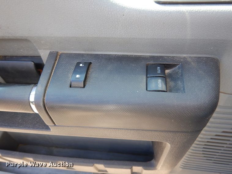 image for item IM9875 2016 Ford F550 Super Duty XL  bucket truck