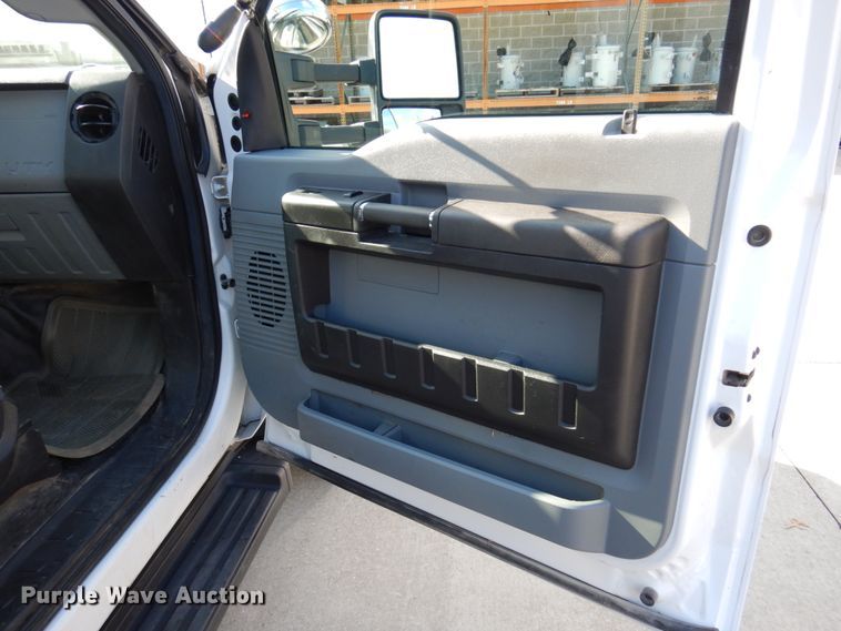 image for item IM9875 2016 Ford F550 Super Duty XL  bucket truck