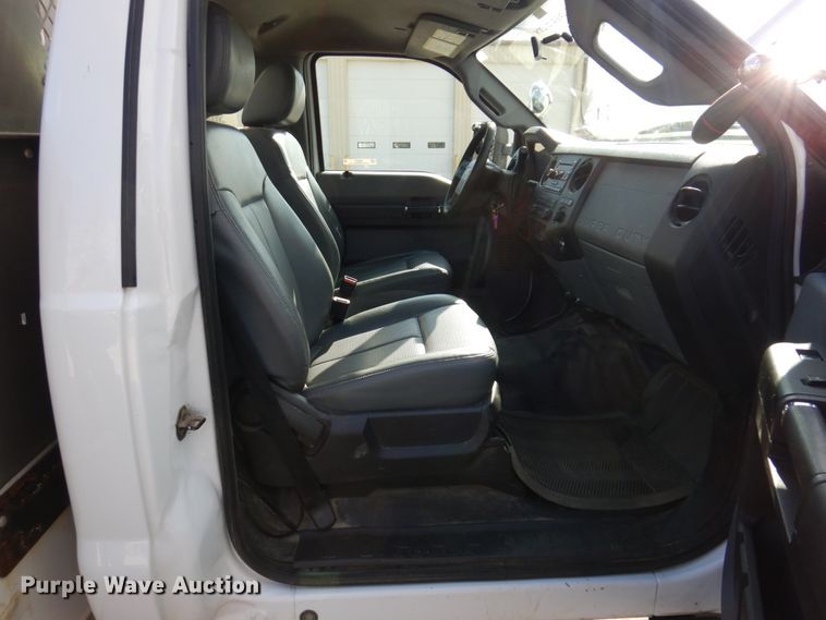 image for item IM9875 2016 Ford F550 Super Duty XL  bucket truck