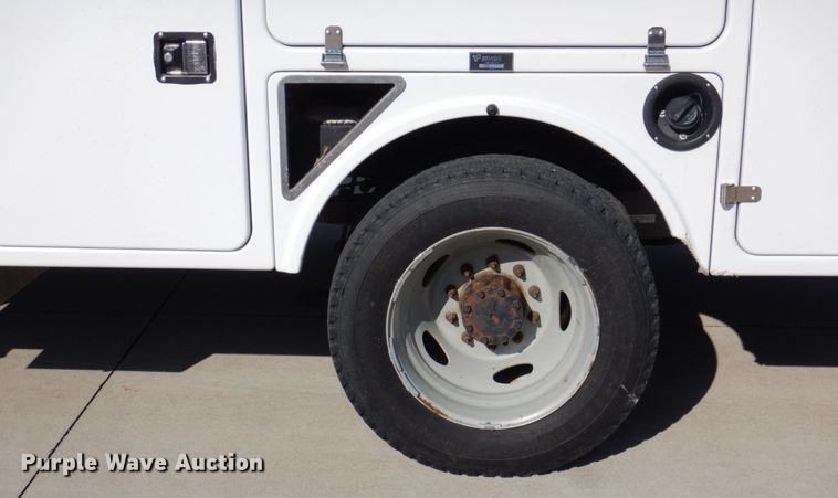 image for item IM9875 2016 Ford F550 Super Duty XL  bucket truck