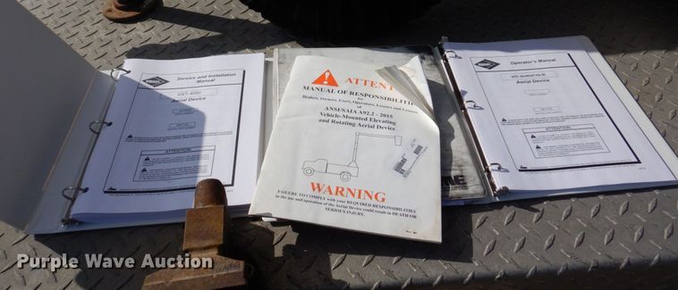 image for item IM9875 2016 Ford F550 Super Duty XL  bucket truck