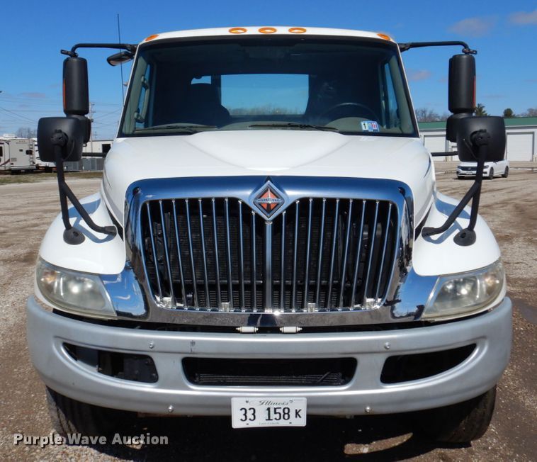 image for item IM9876 2013 International 4300  rollback truck