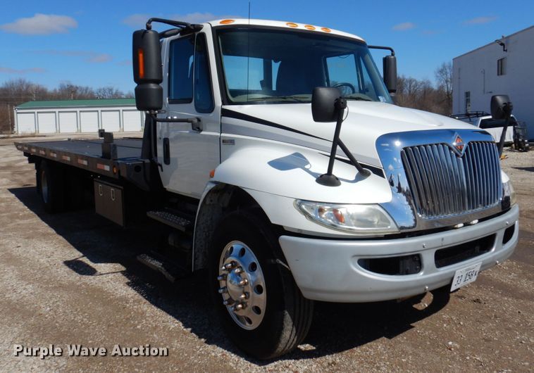 image for item IM9876 2013 International 4300  rollback truck