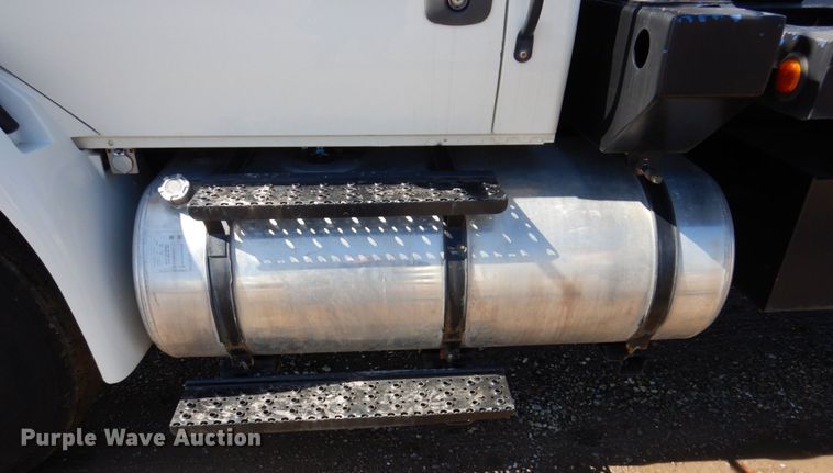 image for item IM9876 2013 International 4300  rollback truck