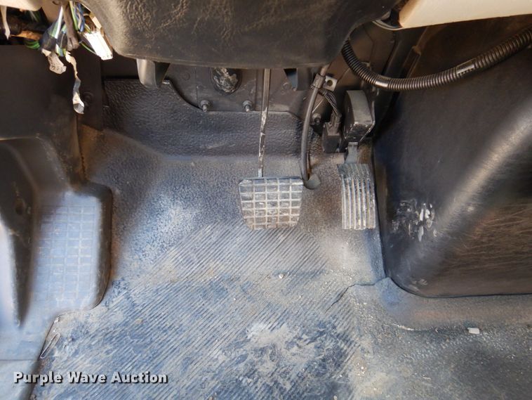 image for item IM9876 2013 International 4300  rollback truck