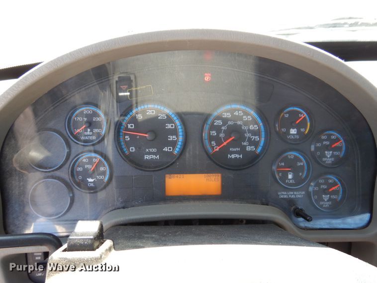 image for item IM9876 2013 International 4300  rollback truck