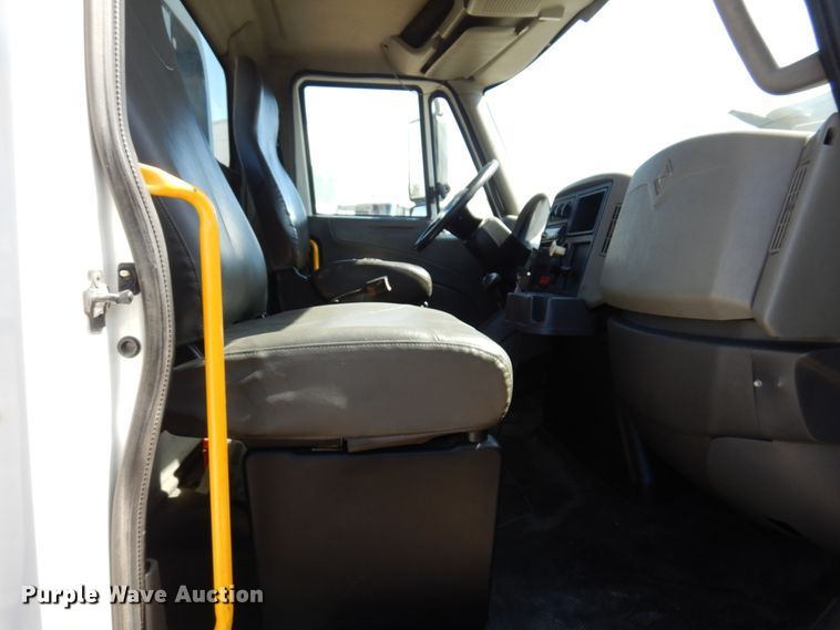 image for item IM9876 2013 International 4300  rollback truck