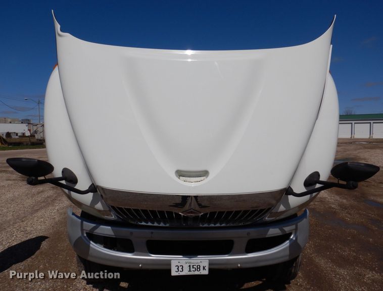 image for item IM9876 2013 International 4300  rollback truck