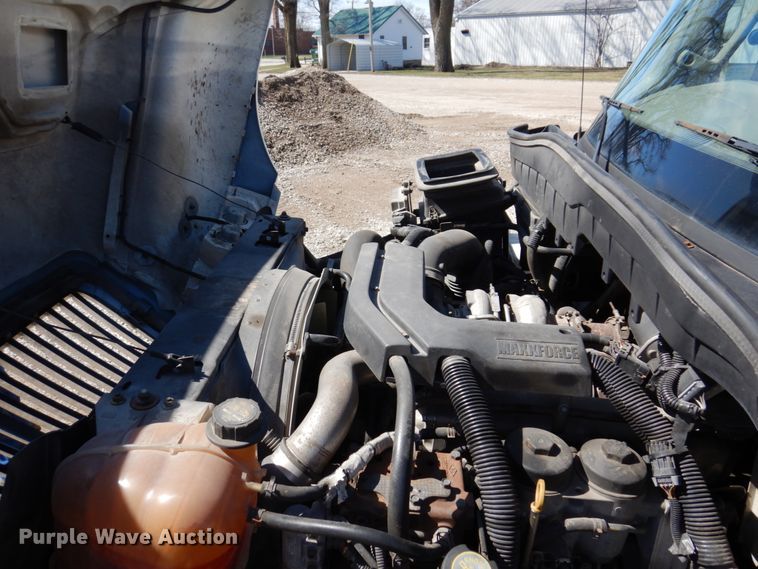 image for item IM9876 2013 International 4300  rollback truck