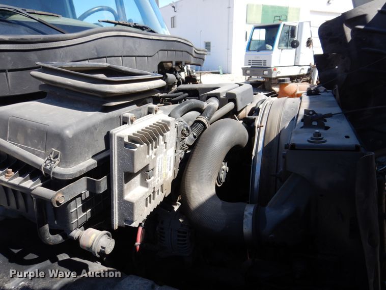 image for item IM9876 2013 International 4300  rollback truck