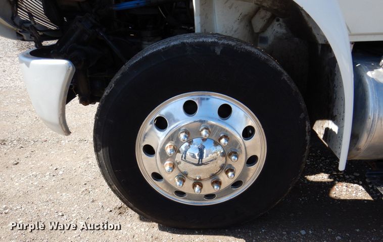 image for item IM9876 2013 International 4300  rollback truck