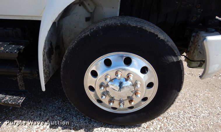 image for item IM9876 2013 International 4300  rollback truck