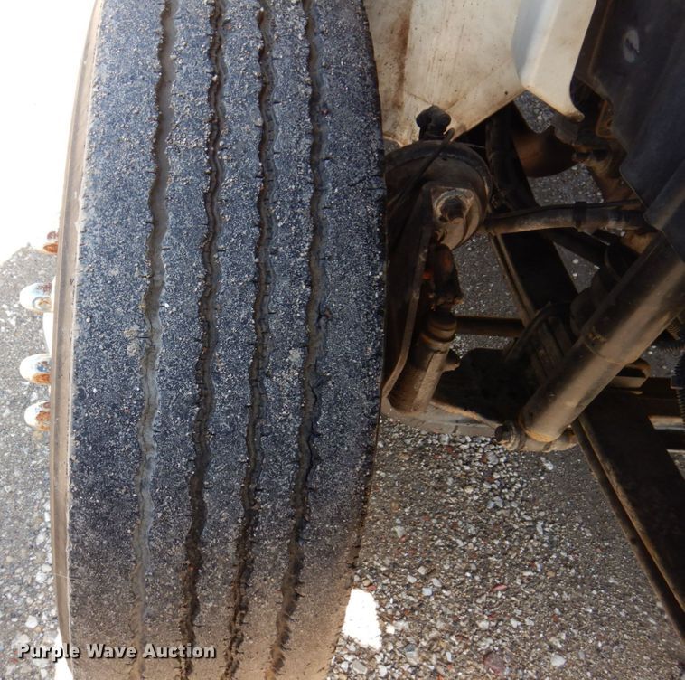 image for item IM9876 2013 International 4300  rollback truck