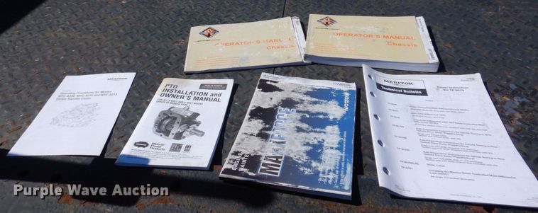 image for item IM9876 2013 International 4300  rollback truck