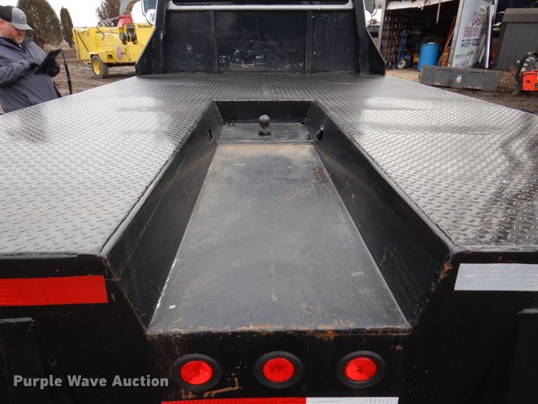 image for item IM9883 2011 Ford F650 Super Duty  flatbed truck