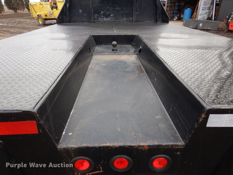 image for item IM9883 2011 Ford F650 Super Duty  flatbed truck