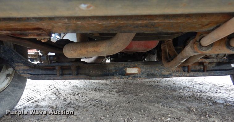 image for item IM9883 2011 Ford F650 Super Duty  flatbed truck