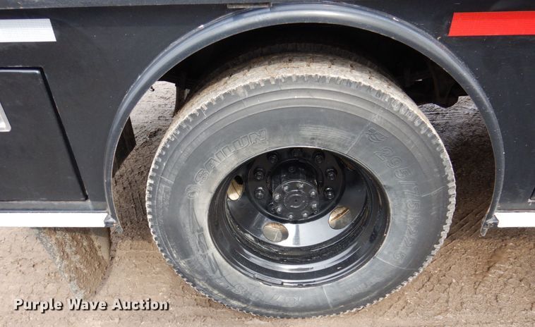 image for item IM9883 2011 Ford F650 Super Duty  flatbed truck