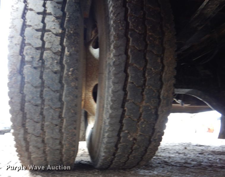 image for item IM9883 2011 Ford F650 Super Duty  flatbed truck