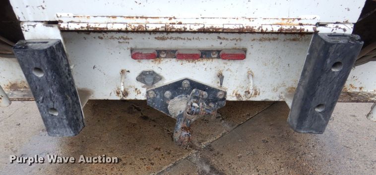 image for item IM9889 2005 International 7400  bucket truck