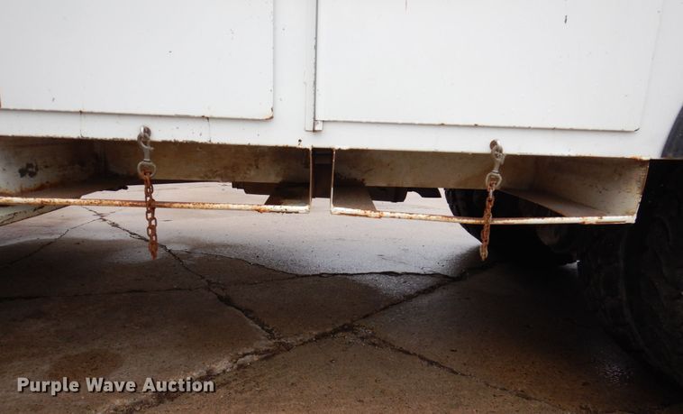 image for item IM9889 2005 International 7400  bucket truck