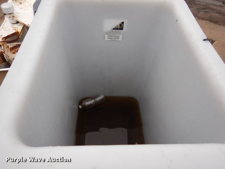 image for item IM9889 2005 International 7400  bucket truck