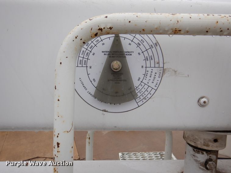 image for item IM9889 2005 International 7400  bucket truck