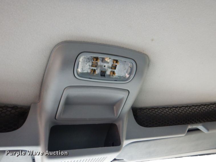 image for item IM9889 2005 International 7400  bucket truck