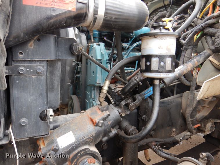 image for item IM9889 2005 International 7400  bucket truck